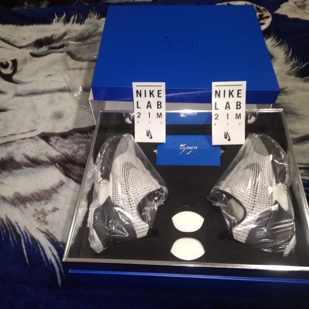 Nike hyper Adapts - Picture 7 of 10